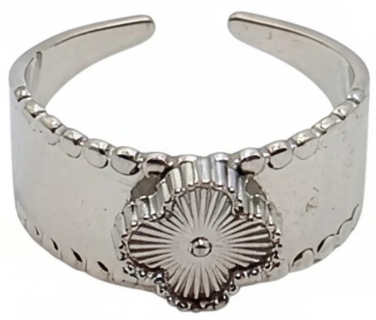 Anillo de acero quirurgico trebol